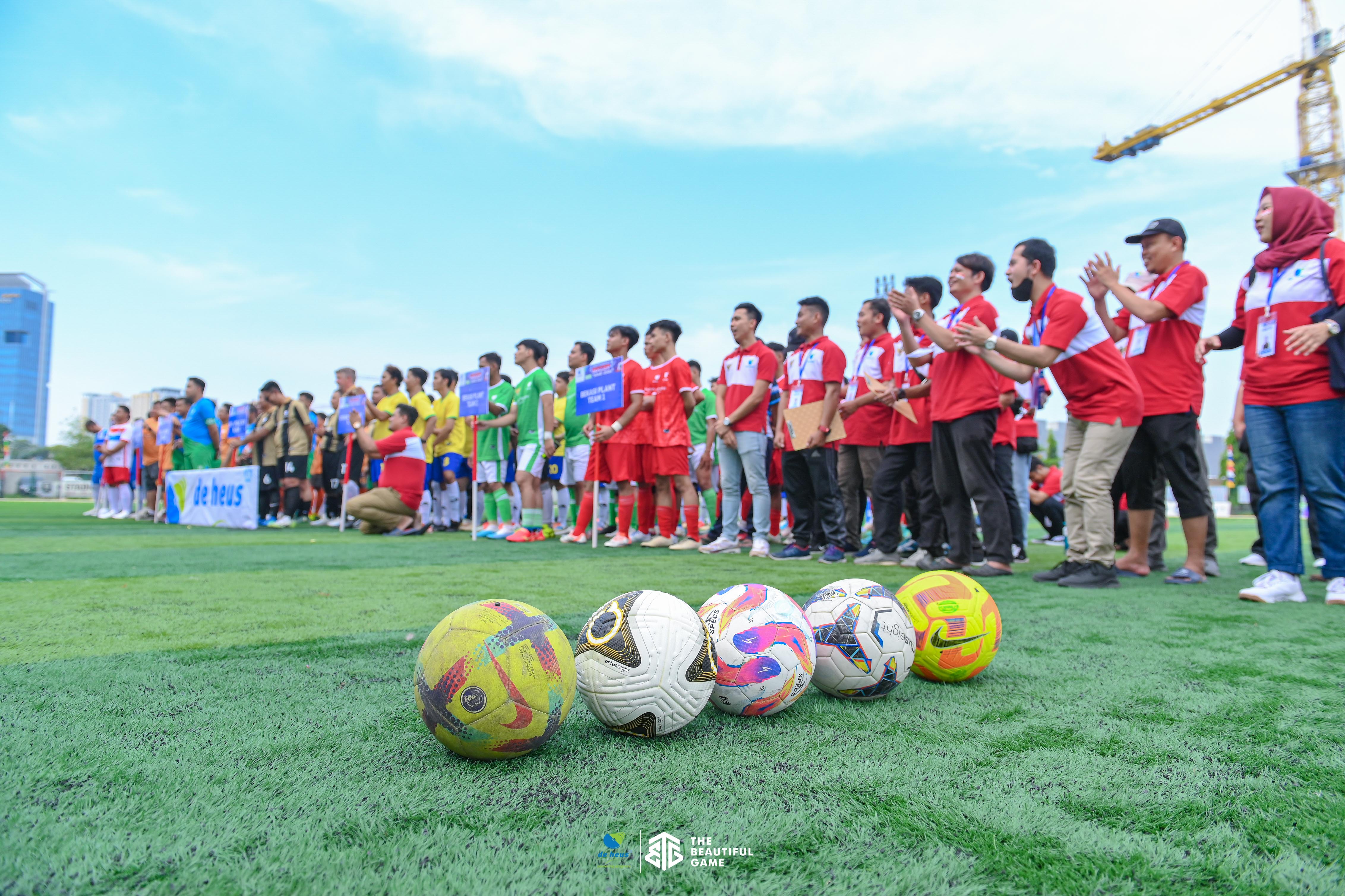 Pertandingan Sepak Bola 17 Agustus De Heus Indonesia