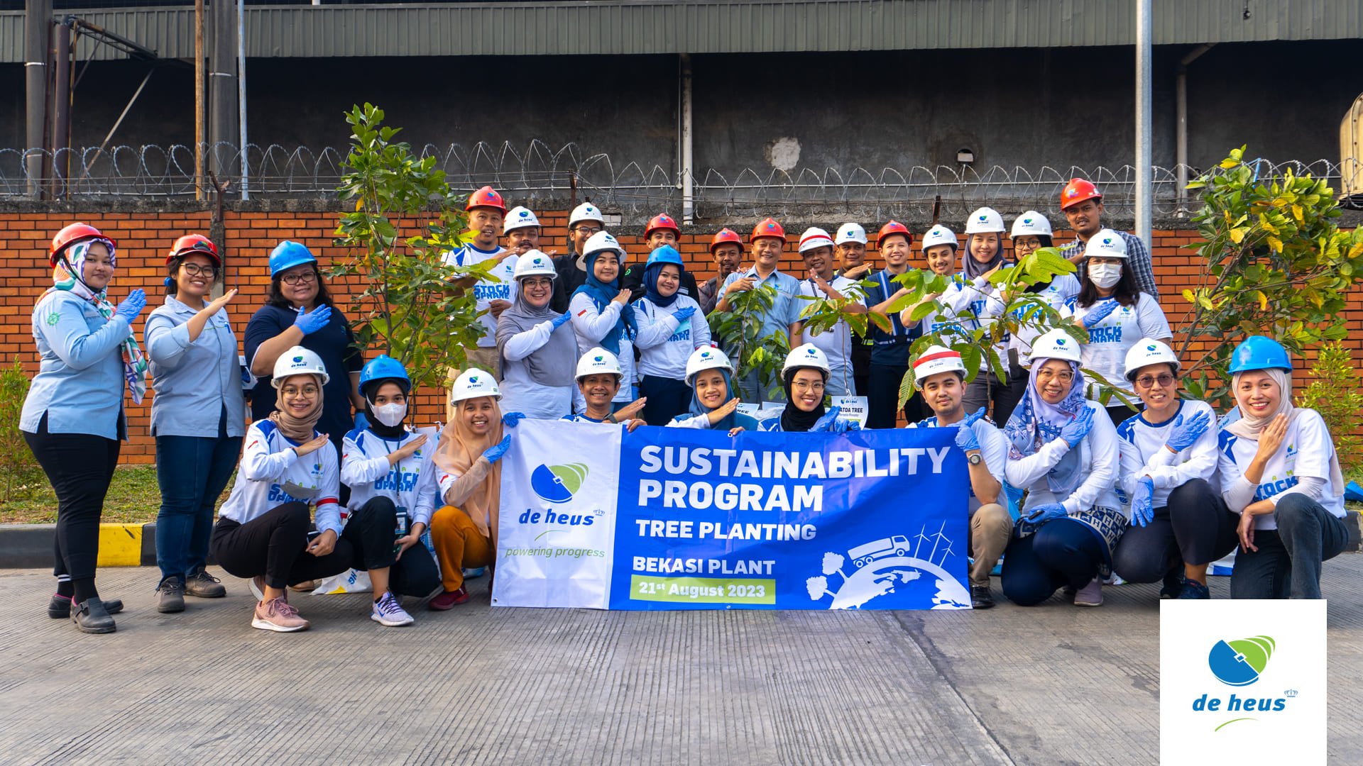 Penanaman pohon di lingkungan de heus indonesia bekasi plant